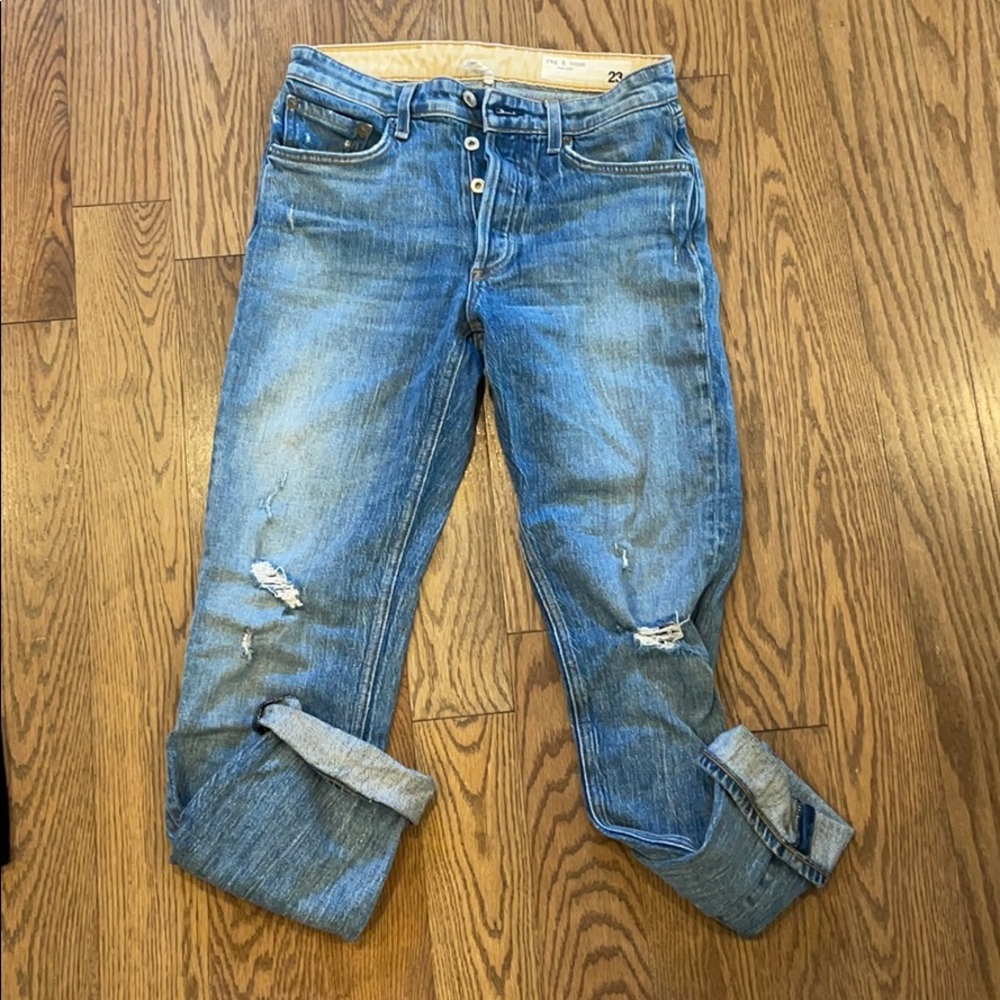 Rag & Bone Rosa boyfriend jean. Mid rise